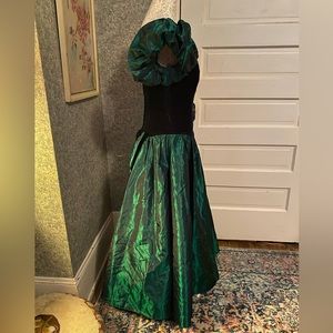 Carol Dark Green Velvet Set main image 1